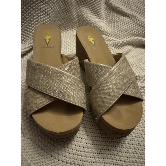 Volatile Shoes - Very Volatile Riverside Gold Snake Platform Criss Cross Wedge Sandals Size 8 EUC